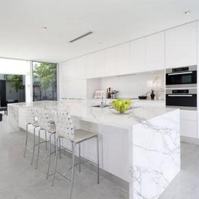 Calacatta White Quartz Slab